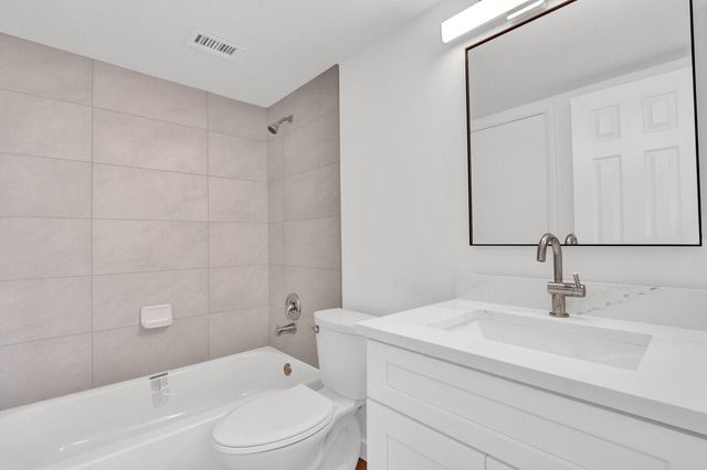 100 Sparrow Drive 20, Royal Palm Beach, FL 33411