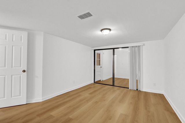 100 Sparrow Drive 20, Royal Palm Beach, FL 33411