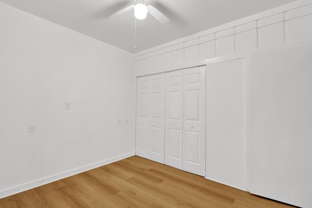 100 Sparrow Drive 20, Royal Palm Beach, FL 33411