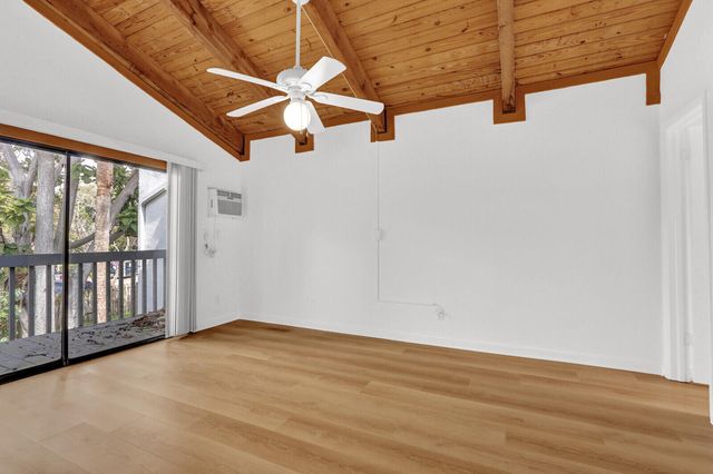 100 Sparrow Drive 20, Royal Palm Beach, FL 33411