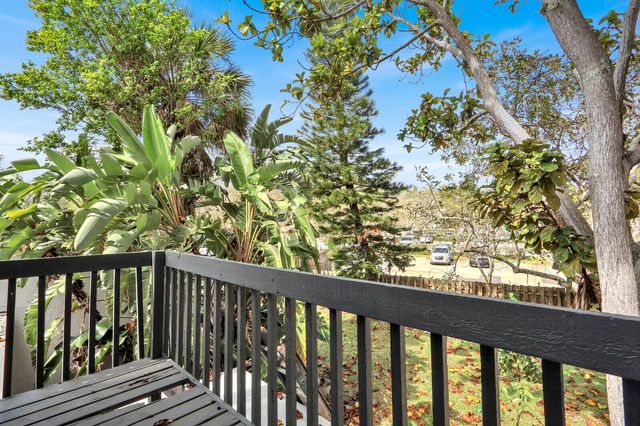 100 Sparrow Drive 20, Royal Palm Beach, FL 33411