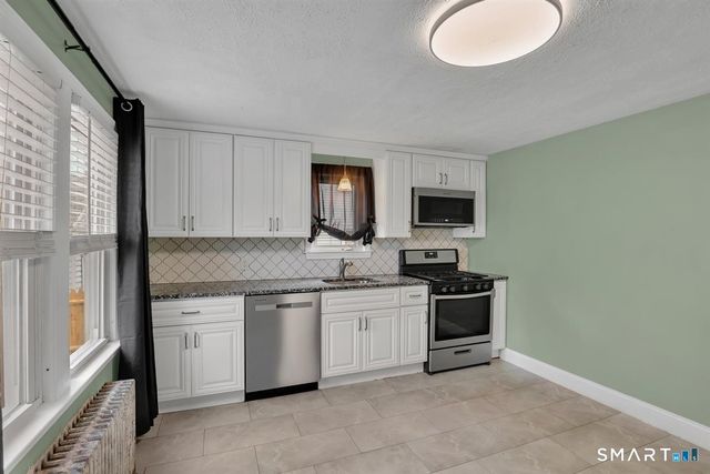 4 Robin Road, Manchester, CT 06042