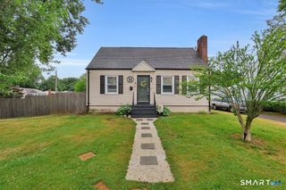 4 Robin Road, Manchester, CT 06042