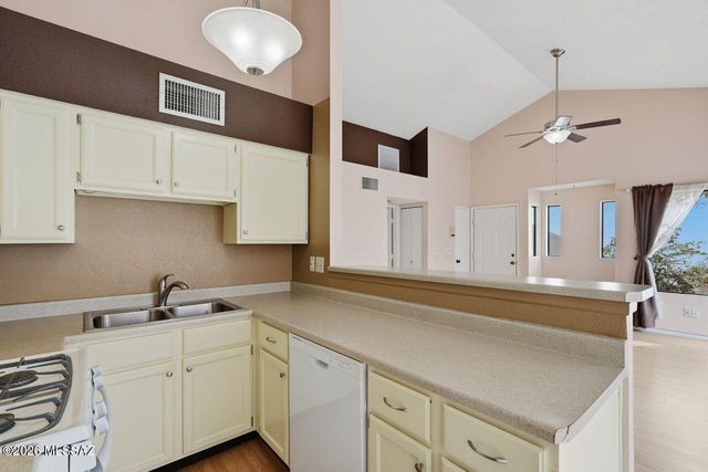 8876 N Carolanne Drive, Tucson, AZ 85742