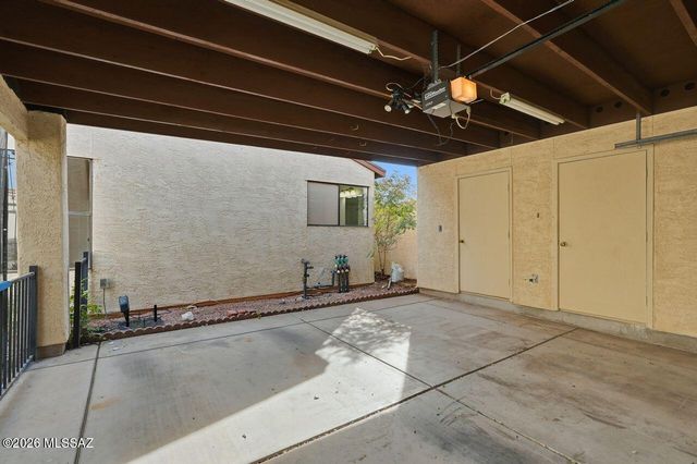 8876 N Carolanne Drive, Tucson, AZ 85742