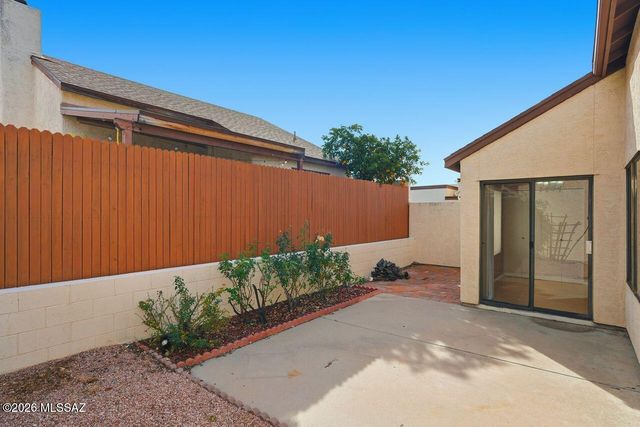 8876 N Carolanne Drive, Tucson, AZ 85742