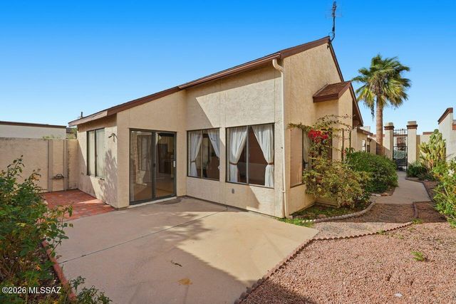 8876 N Carolanne Drive, Tucson, AZ 85742