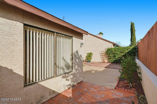 8876 N Carolanne Drive, Tucson, AZ 85742