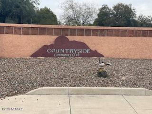 8876 N Carolanne Drive, Tucson, AZ 85742