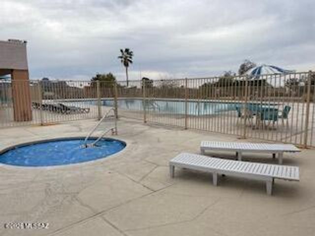 8876 N Carolanne Drive, Tucson, AZ 85742