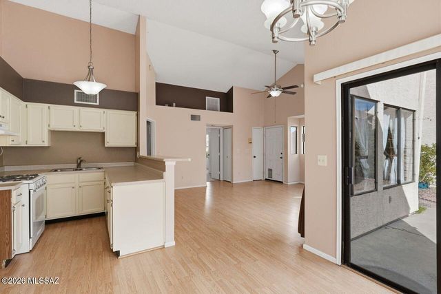 8876 N Carolanne Drive, Tucson, AZ 85742