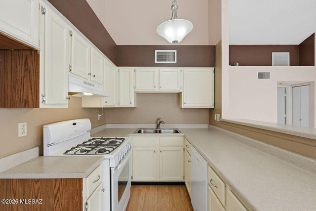 8876 N Carolanne Drive, Tucson, AZ 85742