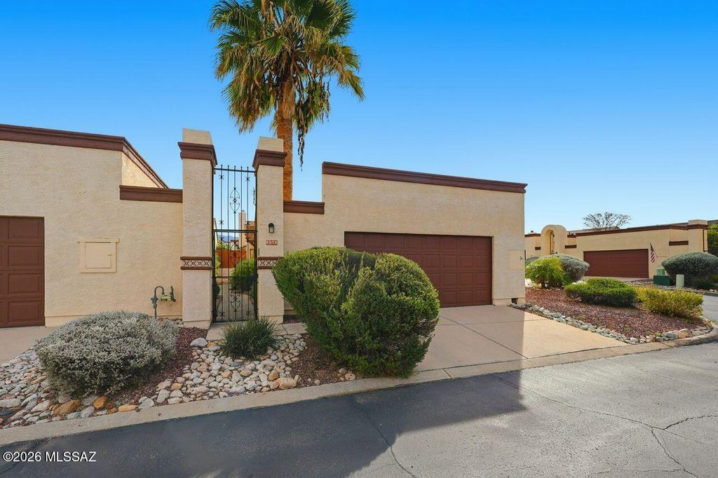 8876 N Carolanne Drive, Tucson, AZ 85742