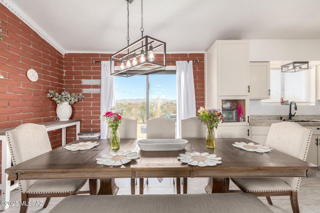 957 Forja Court, Rio Rico, AZ 85648