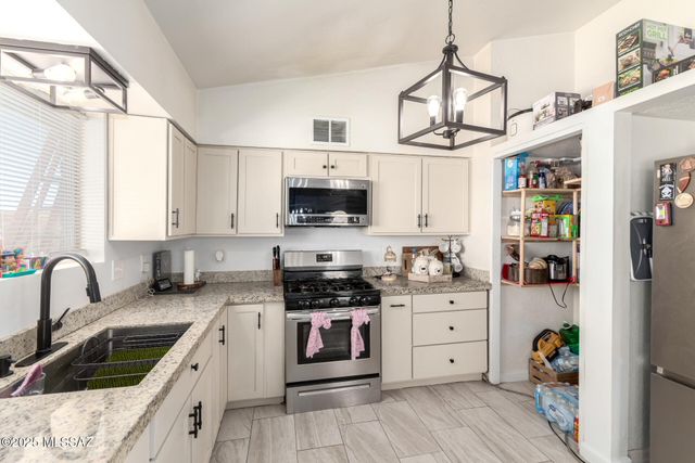957 Forja Court, Rio Rico, AZ 85648