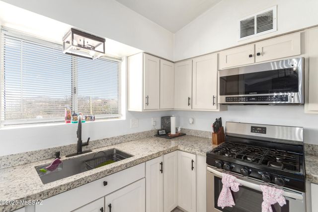 957 Forja Court, Rio Rico, AZ 85648