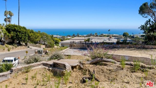 1137 Donaire Way, Pacific Palisades (los Angeles), CA 90272
