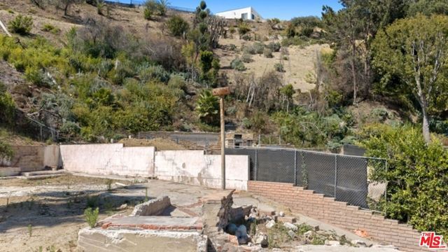 1137 Donaire Way, Pacific Palisades (los Angeles), CA 90272
