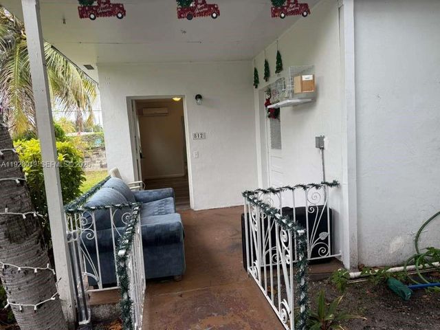 812 NW 26th Ave B, Miami, FL 33125