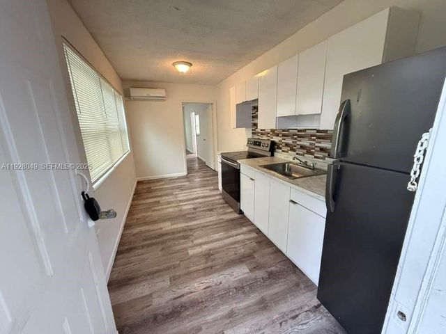 812 NW 26th Ave B, Miami, FL 33125