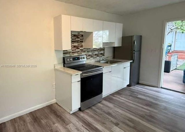 812 NW 26th Ave B, Miami, FL 33125