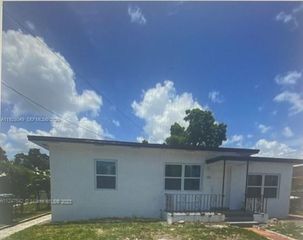 812 NW 26th Ave B, Miami, FL 33125