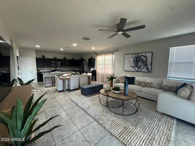 7851 W RIVERSIDE Avenue, Phoenix, AZ 85043