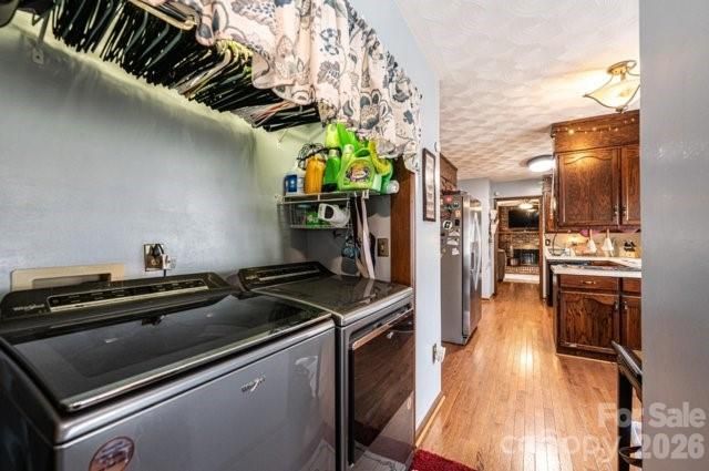 5976 Gold Creek Estate Drive, Hickory, NC 28601