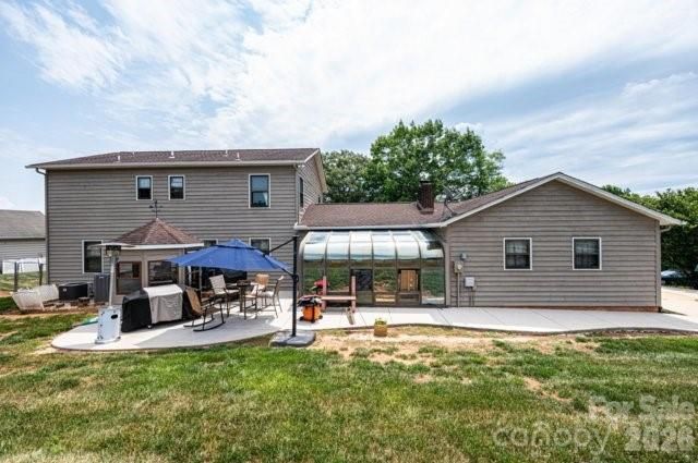 5976 Gold Creek Estate Drive, Hickory, NC 28601