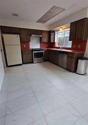 2270 Gemini Street, Houston, TX 77058