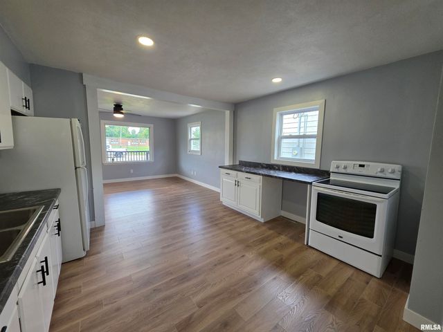 2124 Cincinnati Avenue, Springfield, IL 62702