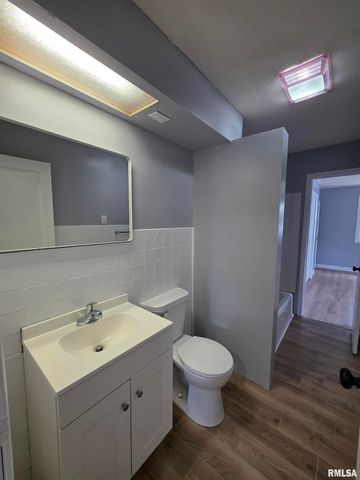 2124 Cincinnati Avenue, Springfield, IL 62702