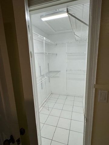 2899 NE 2nd Avenue, Boca Raton, FL 33431