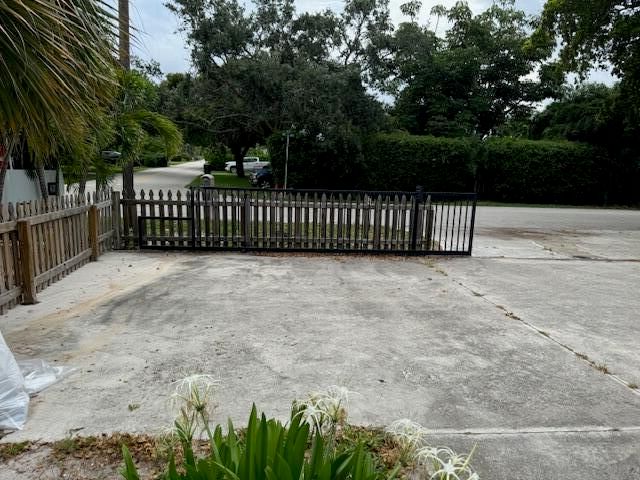 2899 NE 2nd Avenue, Boca Raton, FL 33431