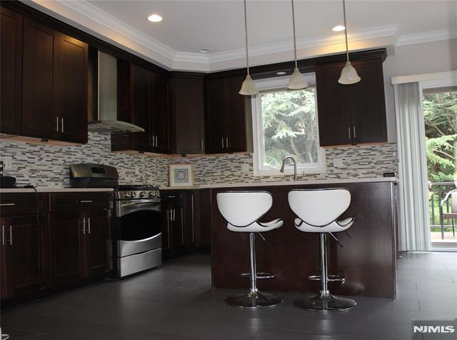 452B Lawn Avenue B, Palisades Park, NJ 07650