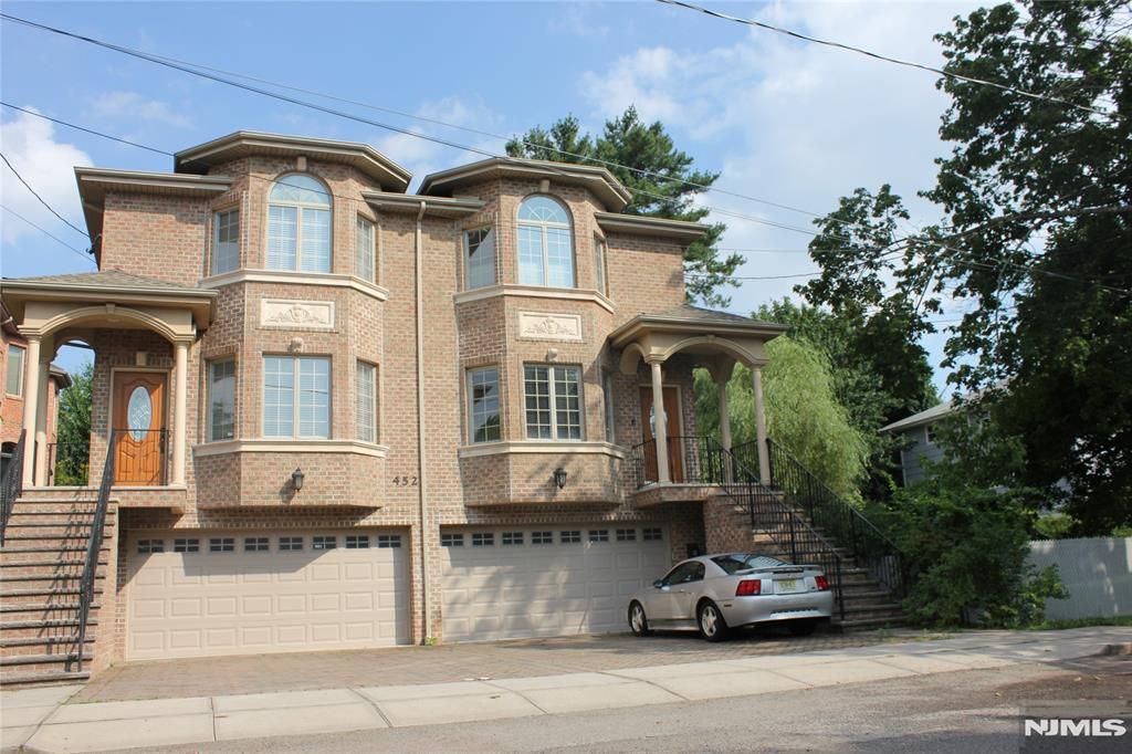 452B Lawn Avenue B, Palisades Park, NJ 07650