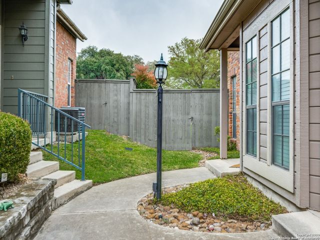 165 Chapel Hill Circle, San Antonio, TX 78240