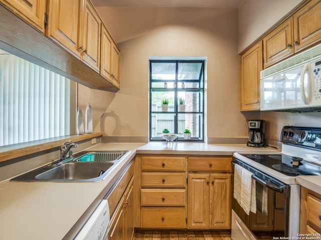 165 Chapel Hill Circle, San Antonio, TX 78240