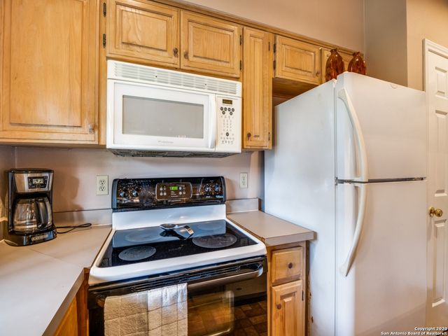 165 Chapel Hill Circle, San Antonio, TX 78240