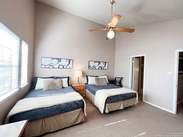 165 Chapel Hill Circle, San Antonio, TX 78240