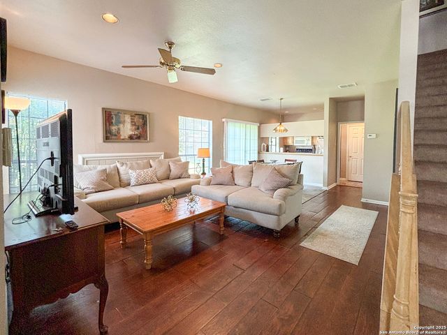 165 Chapel Hill Circle, San Antonio, TX 78240