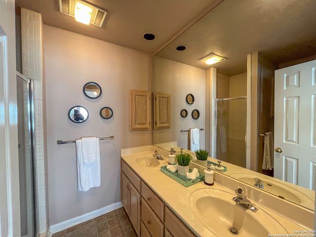 165 Chapel Hill Circle, San Antonio, TX 78240