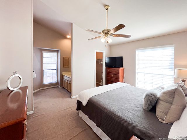 165 Chapel Hill Circle, San Antonio, TX 78240