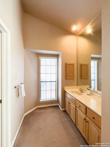 165 Chapel Hill Circle, San Antonio, TX 78240