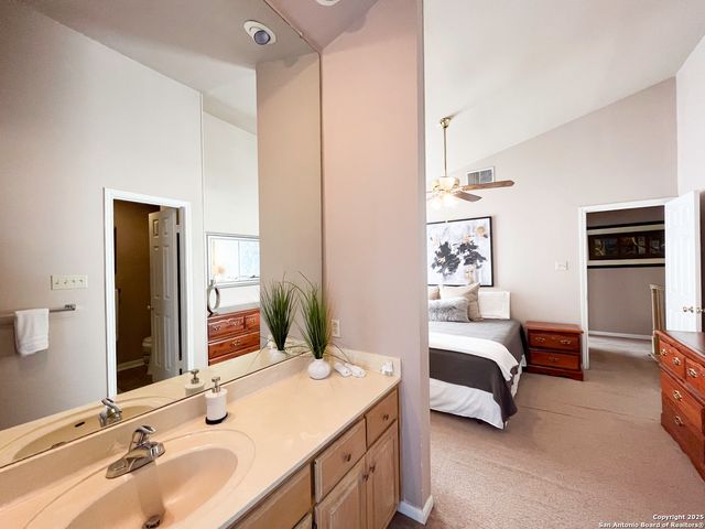 165 Chapel Hill Circle, San Antonio, TX 78240