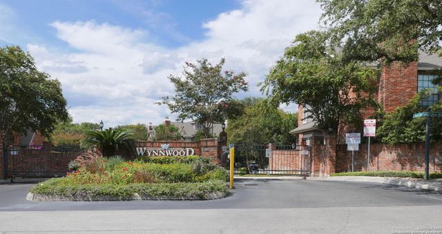 165 Chapel Hill Circle, San Antonio, TX 78240