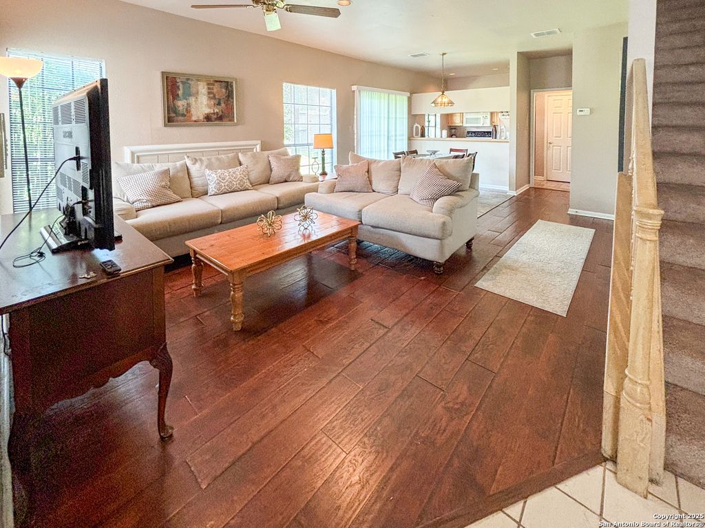 165 Chapel Hill Circle, San Antonio, TX 78240