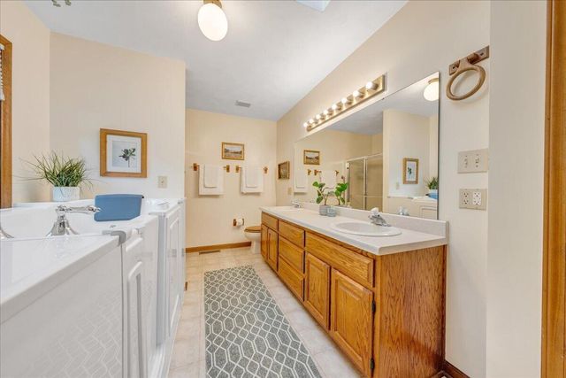 2606 Oak Hill LN, Roanoke, VA 24015