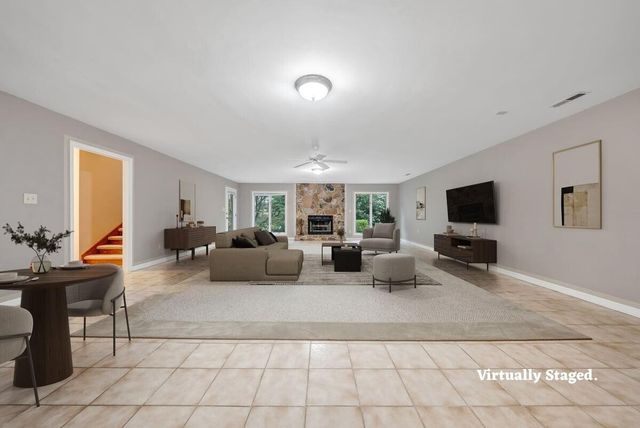 2606 Oak Hill LN, Roanoke, VA 24015