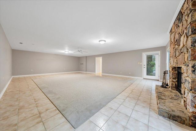 2606 Oak Hill LN, Roanoke, VA 24015